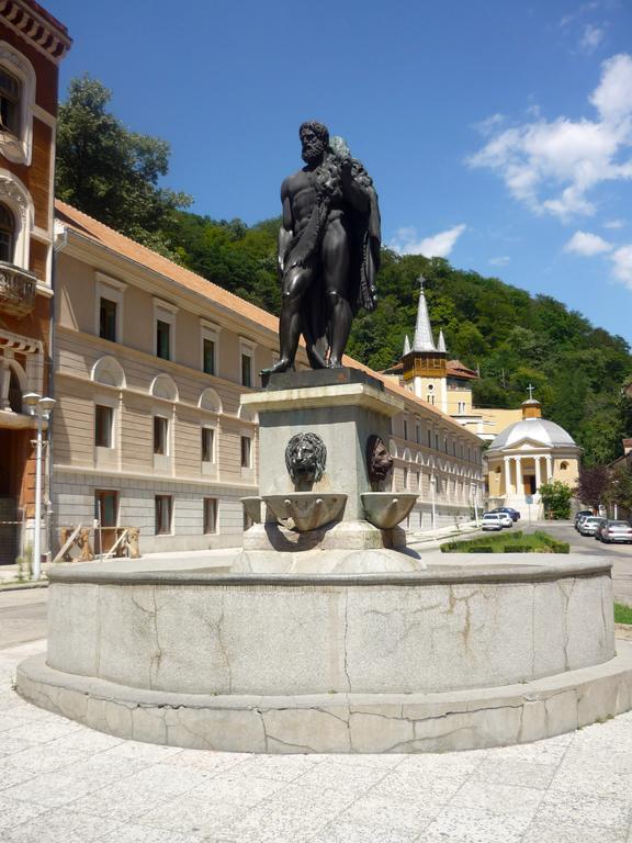 Hotel Dacia Băile Herculane Exteriér fotografie
