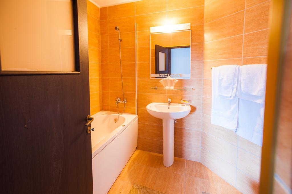 Hotel Dacia Băile Herculane Exteriér fotografie